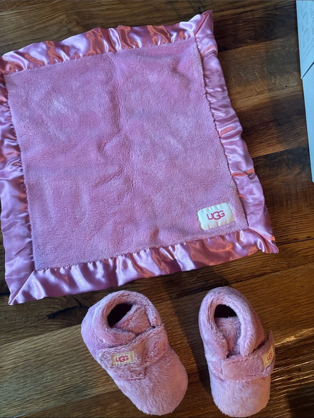 Baby UGG’s 4/5 set shoes and lovey